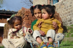 Naddi_Children,_India_wm