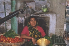 Woman_w_vegies